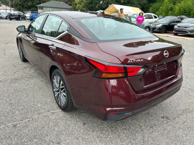 2025 Nissan Altima - Image 5