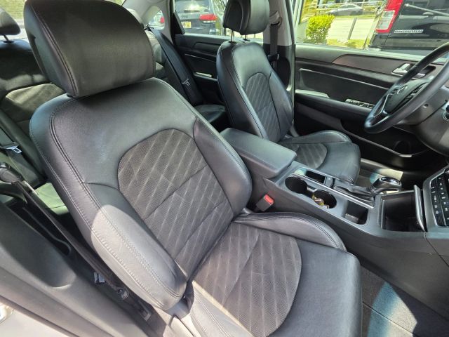 2015 Hyundai Sonata - Image 15
