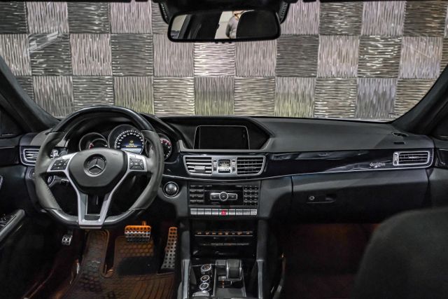 2014 Mercedes-benz E-class E 63 Amg 4matic S-model Sedan 4d - Image 12