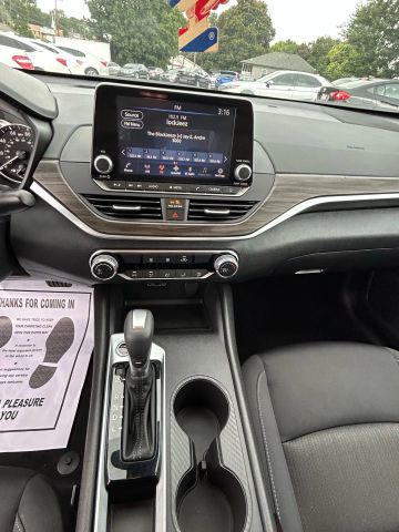 2025 Nissan Altima - Image 22