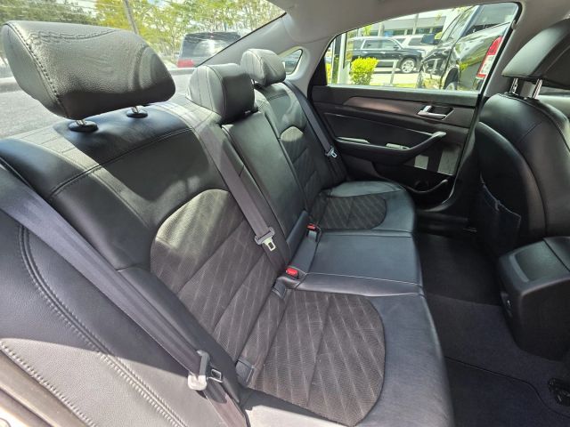 2015 Hyundai Sonata - Image 17