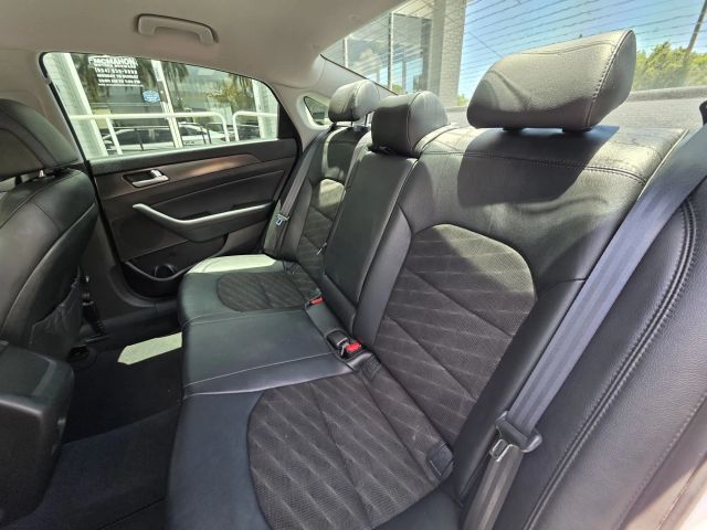 2015 Hyundai Sonata - Image 13