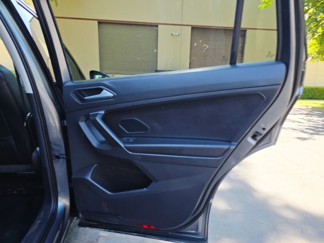 2021 Volkswagen Tiguan - Image 35