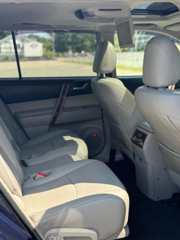 2012 Toyota Highlander Limited Sport Utility 4d - Image 21