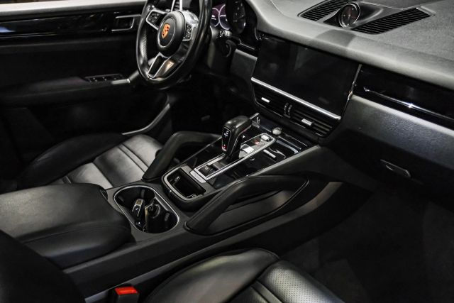 2019 Porsche Cayenne Sport Utility 4d - Image 21