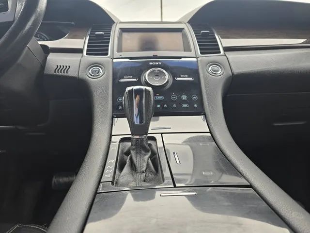2013 Ford Taurus - Image 13