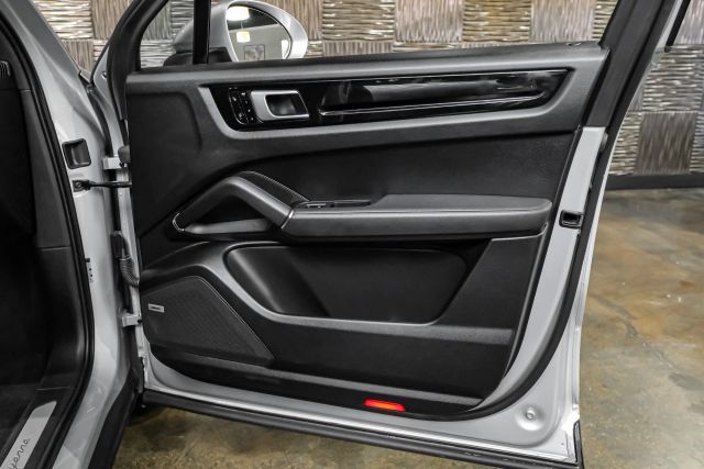 2019 Porsche Cayenne Sport Utility 4d - Image 38