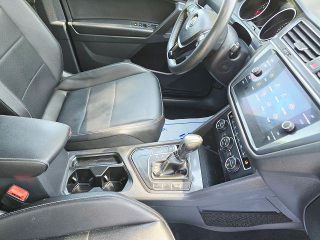 2021 Volkswagen Tiguan - Image 31