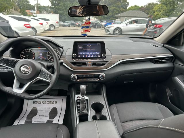 2025 Nissan Altima - Image 16