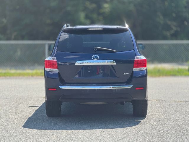 2012 Toyota Highlander Limited Sport Utility 4d - Image 6