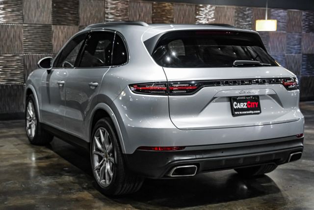 2019 Porsche Cayenne Sport Utility 4d - Image 10