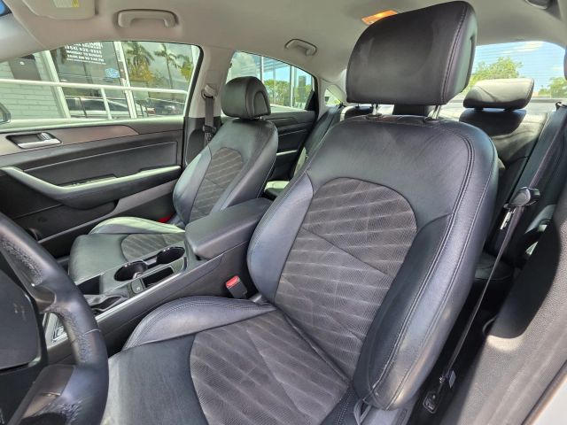 2015 Hyundai Sonata - Image 11