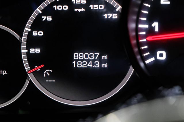 2019 Porsche Cayenne Sport Utility 4d - Image 18
