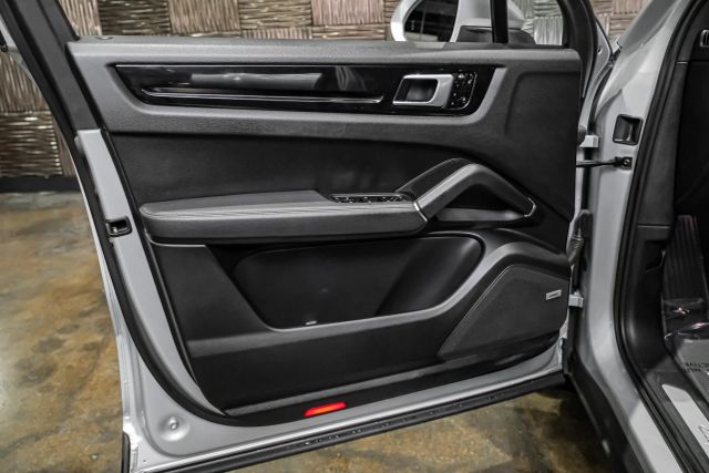 2019 Porsche Cayenne Sport Utility 4d - Image 36