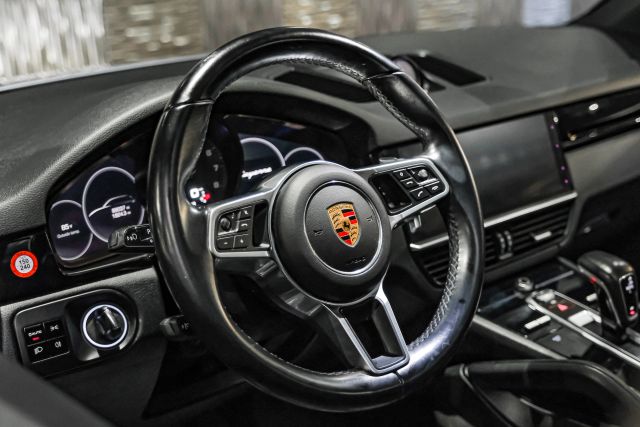 2019 Porsche Cayenne Sport Utility 4d - Image 14