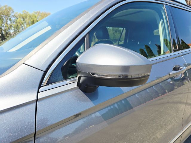 2021 Volkswagen Tiguan - Image 11