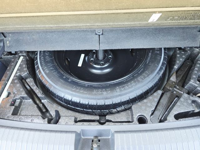 2021 Volkswagen Tiguan - Image 51