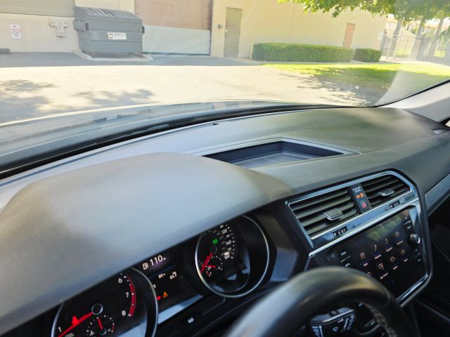 2021 Volkswagen Tiguan - Image 26