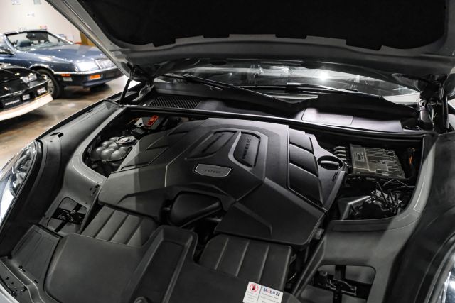 2019 Porsche Cayenne Sport Utility 4d - Image 43