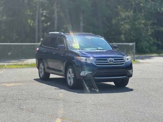2012 Toyota Highlander Limited Sport Utility 4d - Image 3