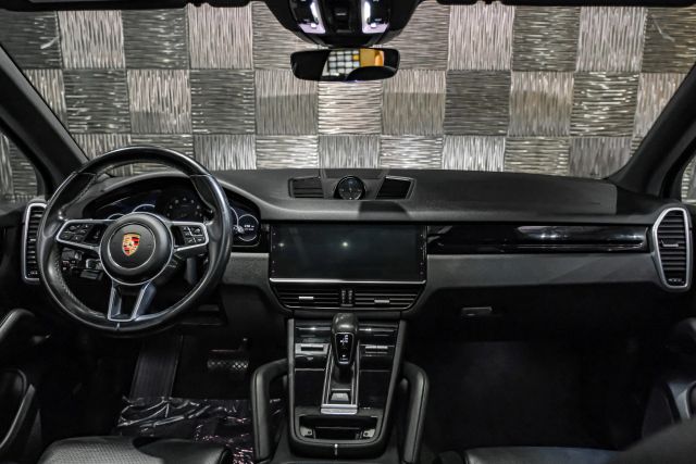 2019 Porsche Cayenne Sport Utility 4d - Image 12