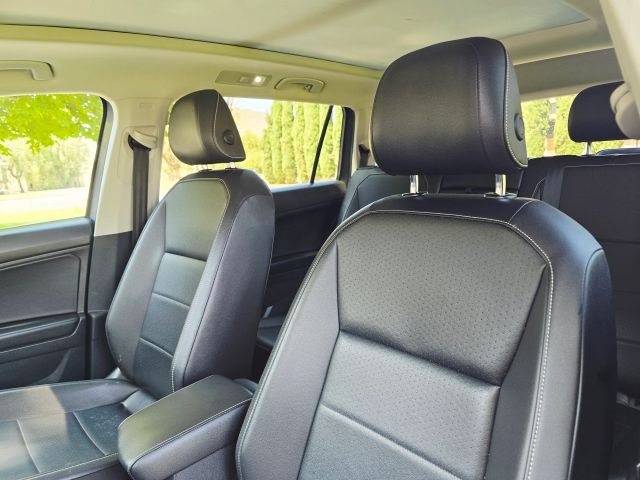 2021 Volkswagen Tiguan - Image 15