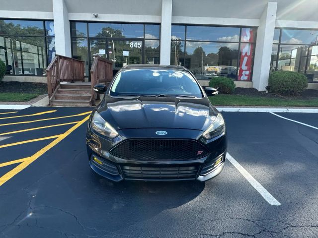 Used 2018 Ford Focus ST with VIN 1FADP3L93JL289616 for sale in Elgin, IL