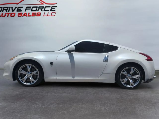 2012 Nissan 370z - Image 2