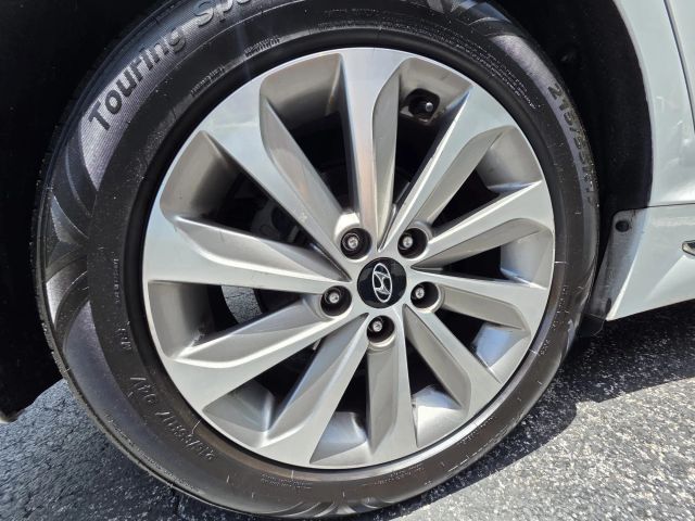 2015 Hyundai Sonata - Image 25