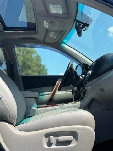 2012 Toyota Highlander Limited Sport Utility 4d - Image 19