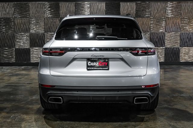 2019 Porsche Cayenne Sport Utility 4d - Image 9