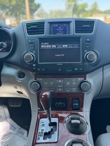 2012 Toyota Highlander Limited Sport Utility 4d - Image 15