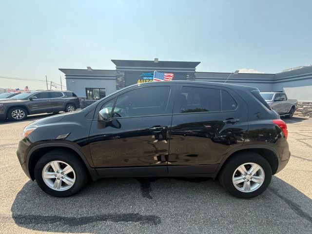 2020 Chevrolet Trax - Image 2
