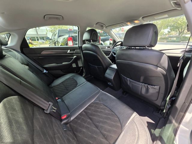 2015 Hyundai Sonata - Image 16