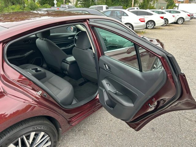2025 Nissan Altima - Image 13