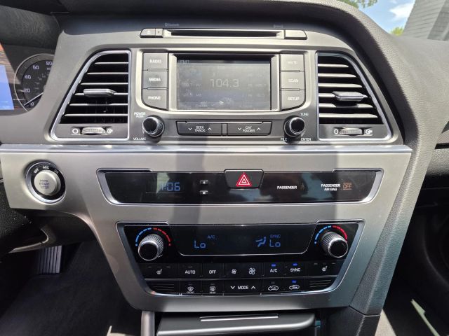 2015 Hyundai Sonata - Image 19