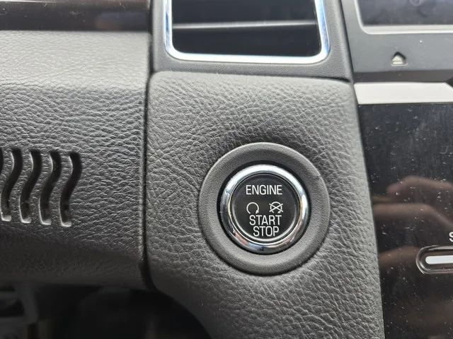 2013 Ford Taurus - Image 11