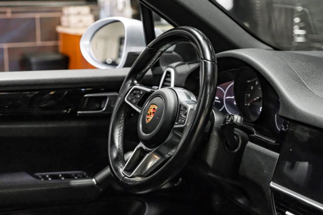 2019 Porsche Cayenne Sport Utility 4d - Image 13