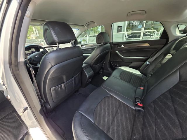 2015 Hyundai Sonata - Image 12