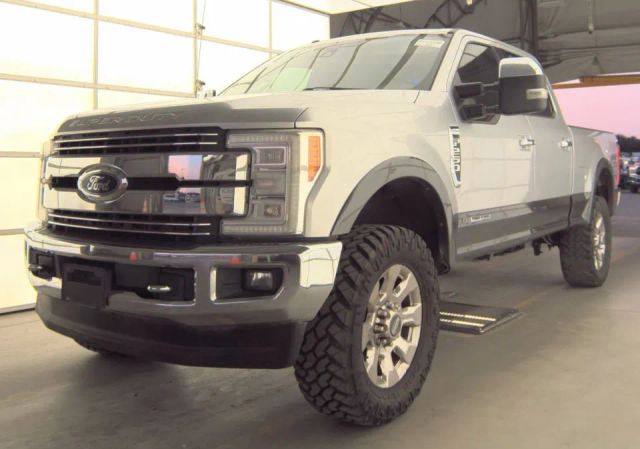 2017 Ford Super Duty F-250 Lariat