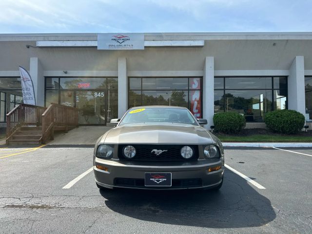 Used 2005 Ford Mustang GT Deluxe with VIN 1ZVHT82H355160828 for sale in Elgin, IL