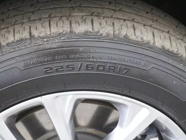 2021 JEEP CHEROKEE LATITUDE PLUS SPORT UTILITY 4D