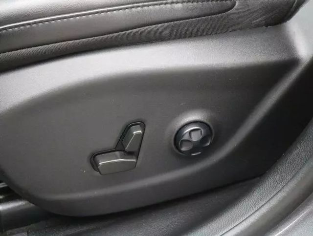 2021 JEEP CHEROKEE LATITUDE PLUS SPORT UTILITY 4D