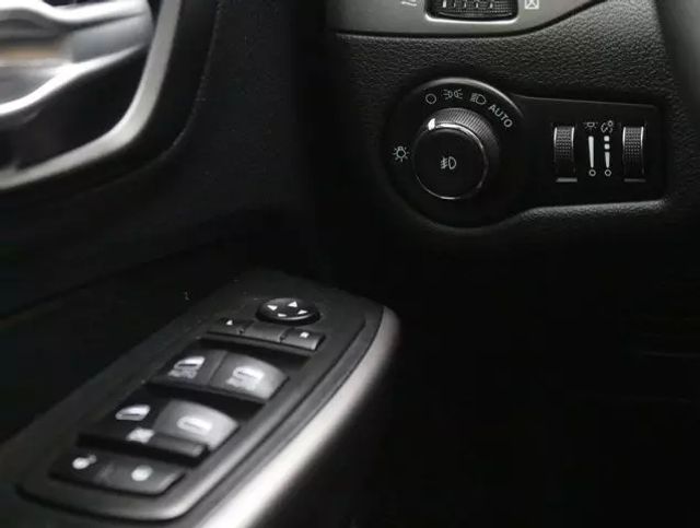 2021 JEEP CHEROKEE LATITUDE PLUS SPORT UTILITY 4D