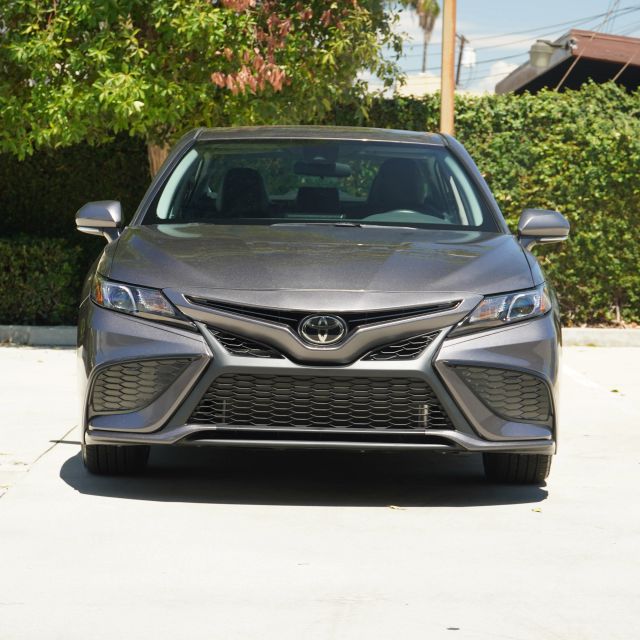 2022 TOYOTA CAMRY SE SEDAN 4D
