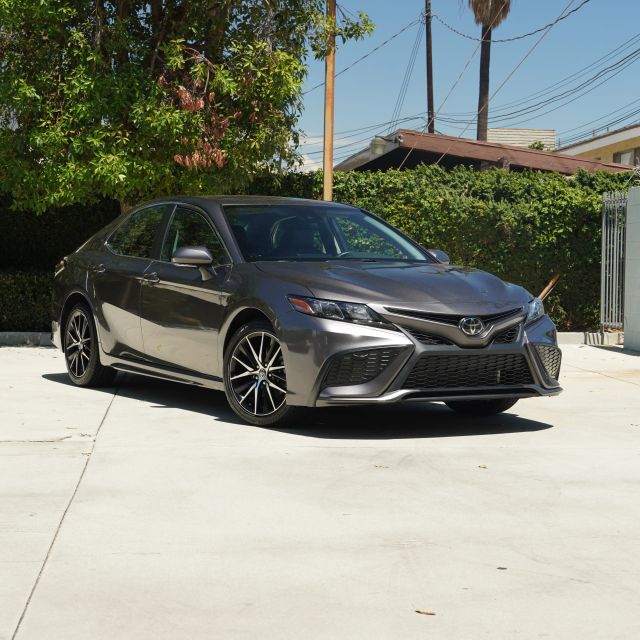2022 TOYOTA CAMRY SE SEDAN 4D