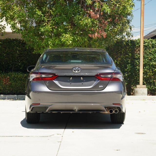 2022 TOYOTA CAMRY SE SEDAN 4D