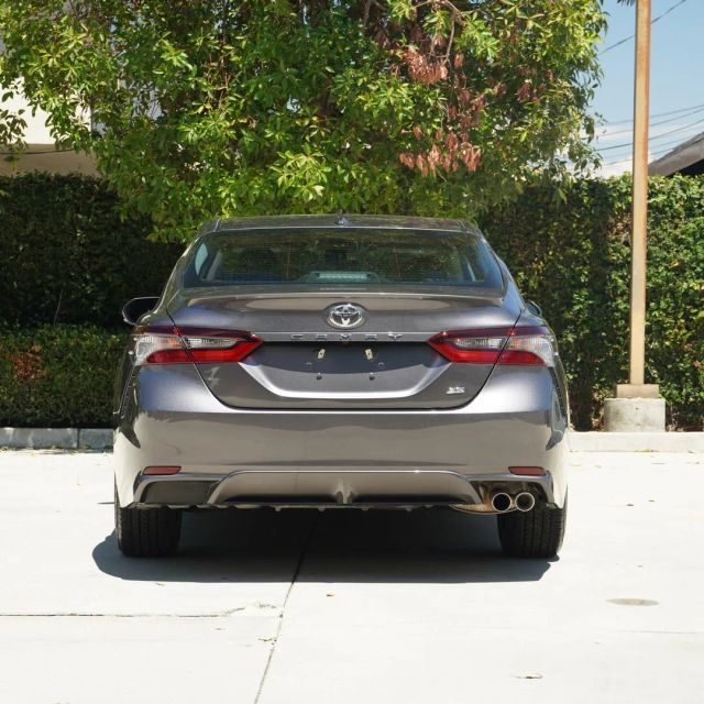 2022 TOYOTA CAMRY SE SEDAN 4D