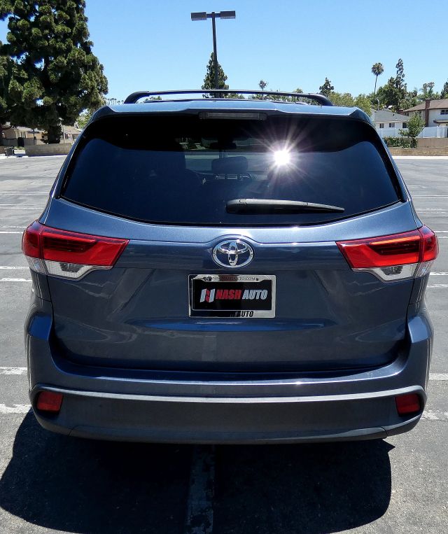 2018 TOYOTA HIGHLANDER LE SPORT UTILITY 4D