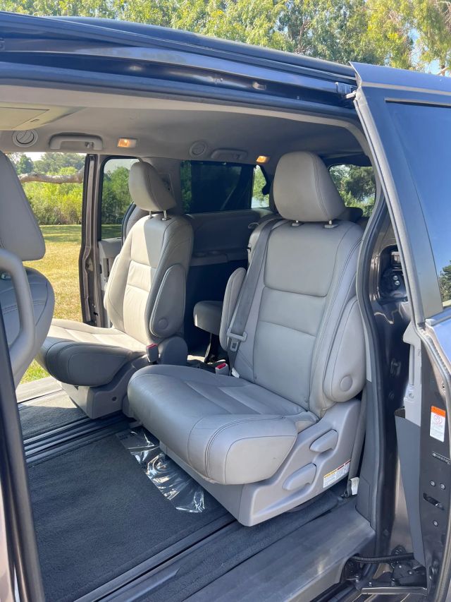 2015 TOYOTA SIENNA XLE MINIVAN 4D